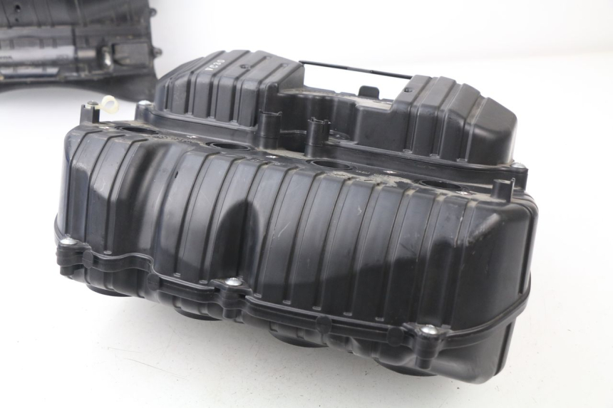 photo de ARIA SCATOLA HONDA CBR RR FIREBLADE 1000 (2006 - 2007) - Altra angolazione