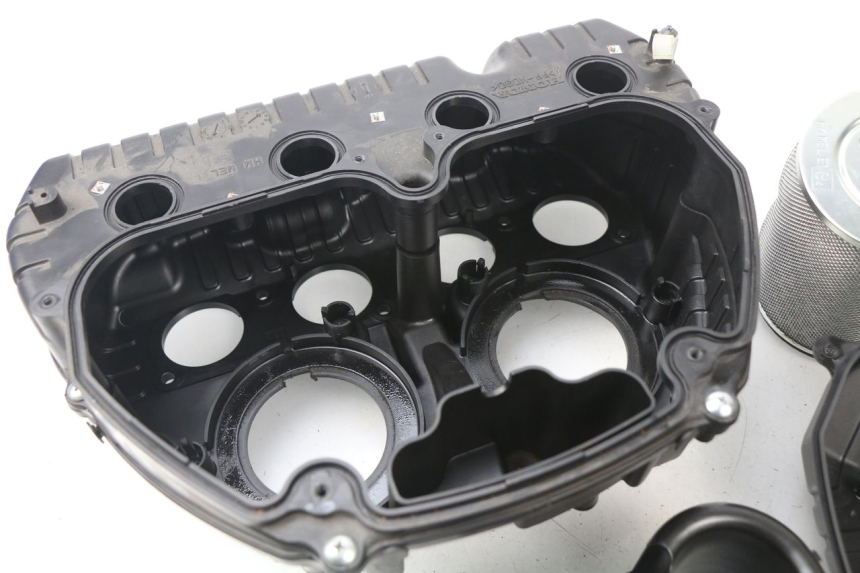 photo de ARIA SCATOLA HONDA CBR RR FIREBLADE 1000 (2006 - 2007) - Ricambio usato controllato