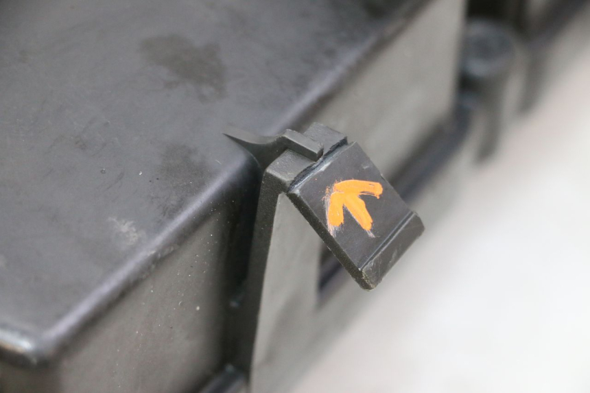 photo de SCATOLA DELL'ARIA HONDA CBR RR FIREBLADE 900 (1992 - 1994) - Altra angolazione