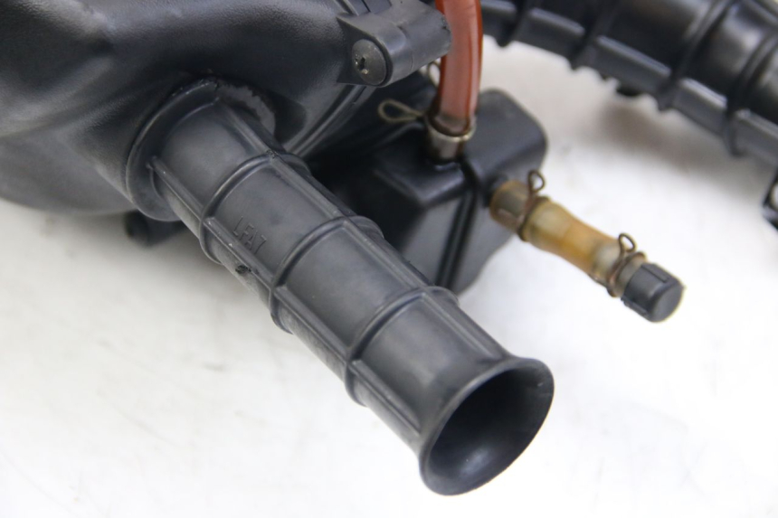 photo de SCATOLA DELL'ARIA KYMCO DINK STREET 125 (2009 - 2014) - Stato della superficie e materiale