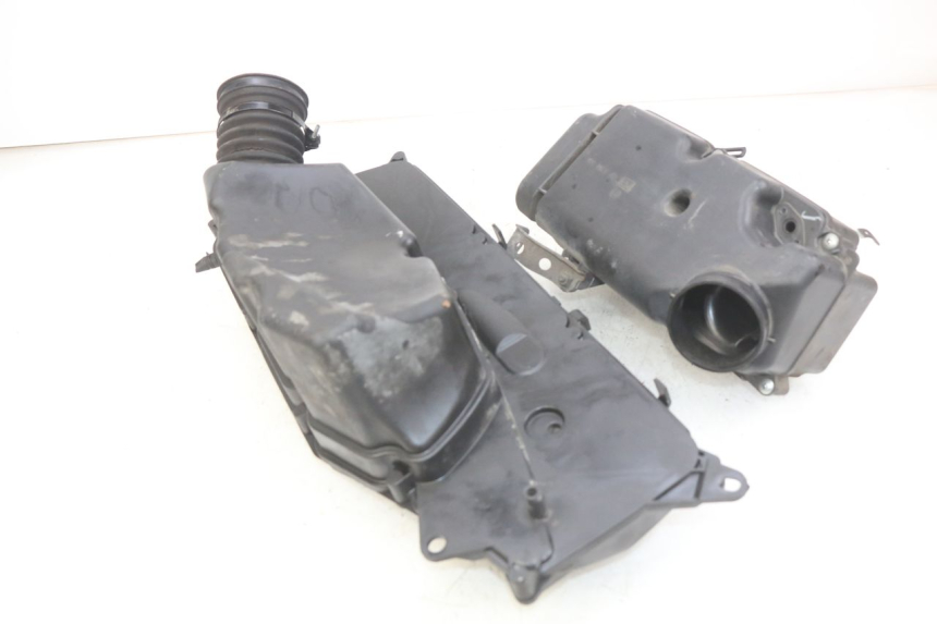 photo de SCATOLA DELL'ARIA HONDA FJS SILVERWING SILVER WING 400 (2009 - 2016) - Altra angolazione