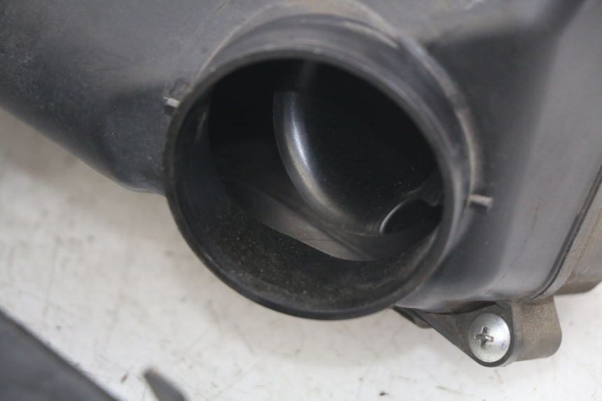 photo de SCATOLA DELL'ARIA HONDA FJS SILVERWING SILVER WING 400 (2009 - 2016) - Primo piano tecnico