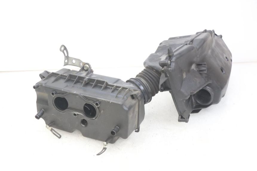 photo de SCATOLA DELL'ARIA HONDA FJS SILVERWING SILVER WING 400 (2009 - 2016) - Dettagli dei punti di fissaggio