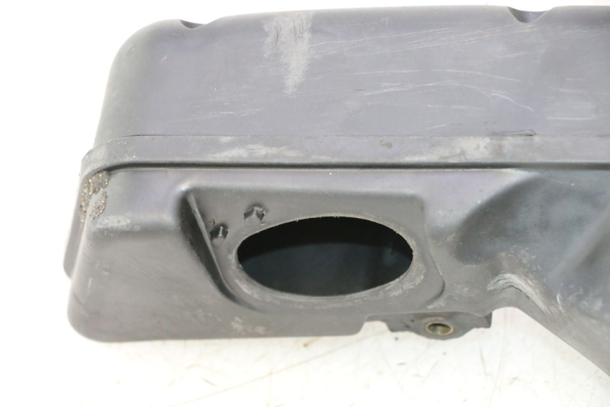 photo de SCATOLA DELL'ARIA PIAGGIO FLY 2T 50 (2004 - 2017) - Dettagli dei punti di fissaggio