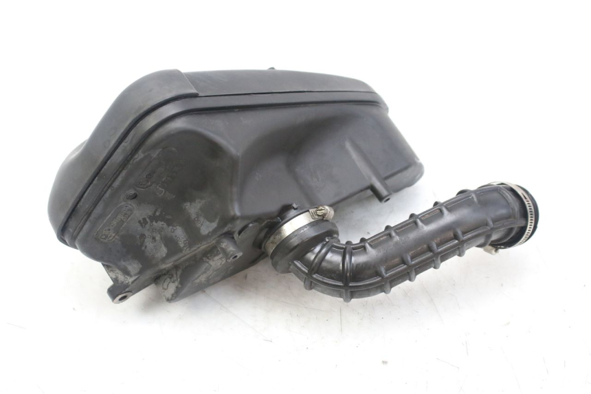 photo de SCATOLA DELL'ARIA PIAGGIO FLY 4T 50 (2013 - 2017) - Dettagli dei punti di fissaggio