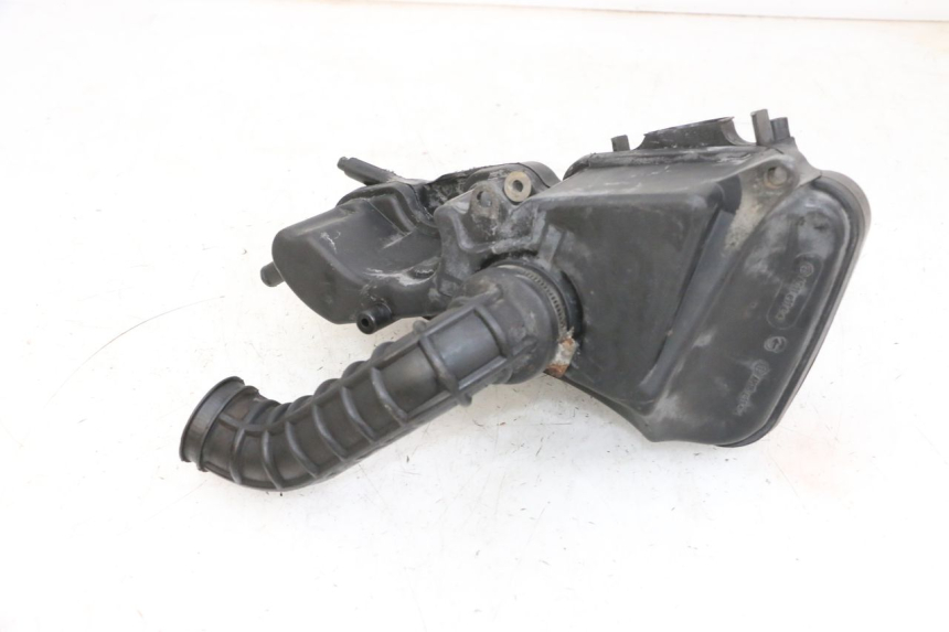 photo de SCATOLA DELL'ARIA PIAGGIO FLY 4T 50 (2013 - 2017) - Altra angolazione