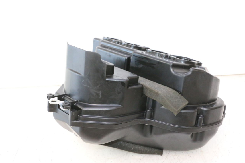 photo de Scatola dell'aria YAMAHA FZ8 800 (2010 - 2016) - Primo piano tecnico