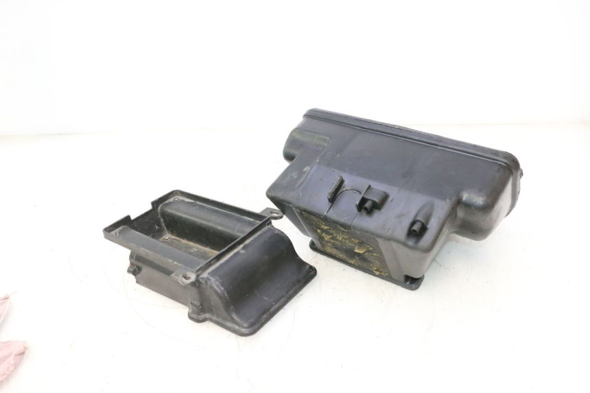photo de ARIA SCATOLA KAWASAKI GPX F ZX750F 750 (1986 - 1990) - Primo piano tecnico