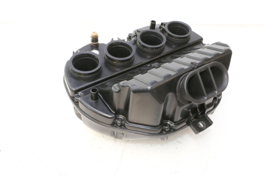 photo de ARIA SCATOLA SUZUKI GSR 600 (2005 - 2012) - Dettagli dei punti di fissaggio