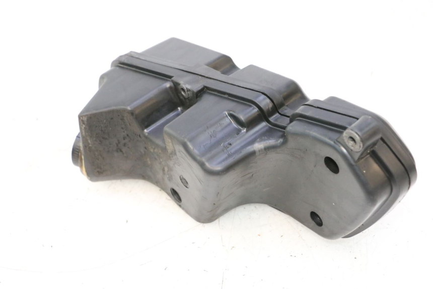 photo de SCATOLA DELL'ARIA PEUGEOT KISBEE 2T 50 (2010 - 2017) - Zoom sullo stato d'uso