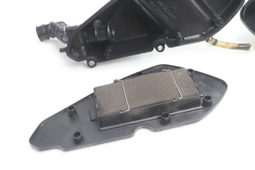 photo de SCATOLA DELL'ARIA PEUGEOT KISBEE 4T 50 (2018 - 2022) - Stato della superficie e materiale
