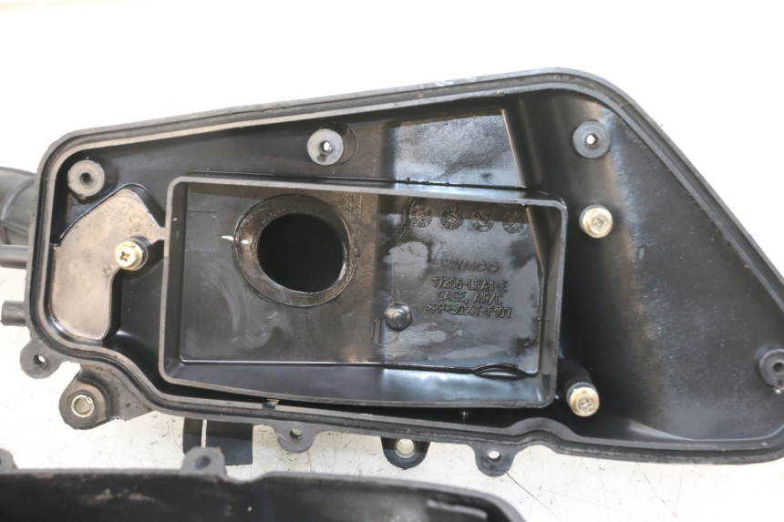 photo de SCATOLA DELL'ARIA KYMCO DINK 4T 50 (2007 - 2018) - Stato della superficie e materiale