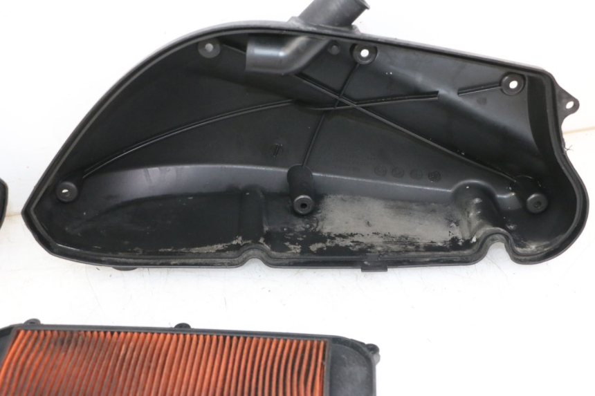 photo de SCATOLA DELL'ARIA KYMCO GRAND DINK 125 (2008 - 2014) - Zoom sui componenti