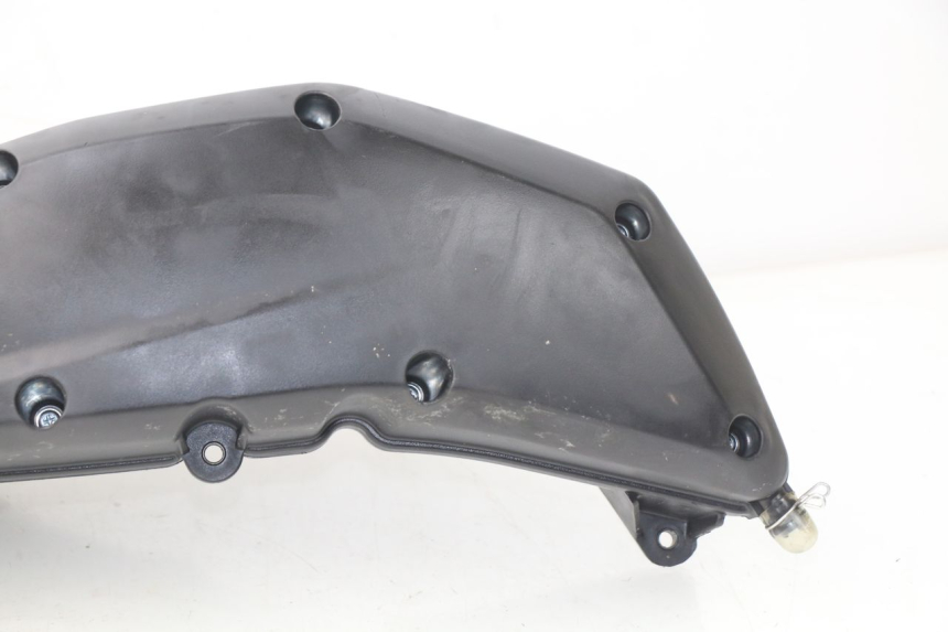 photo de Scatola dell'aria PEUGEOT METROPOLIS 400 (2017 - 2020) - Dettagli dei punti di fissaggio