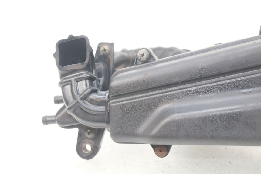 photo de SCATOLA DELL'ARIA SYM ORBIT III 3 4T 50 (2018 - 2021) - Altra angolazione