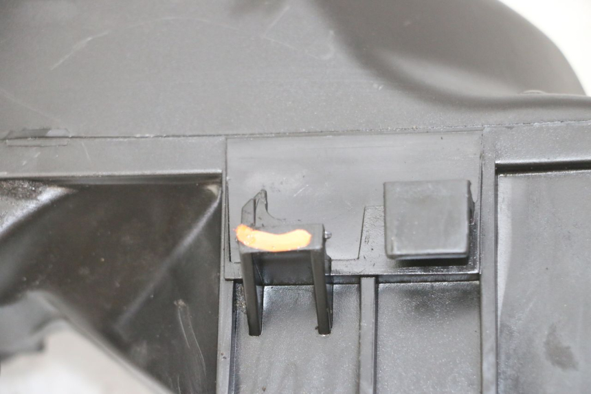 photo de SCATOLA DELL'ARIA PIAGGIO FLY 2T 50 (2004 - 2017) - Primo piano tecnico