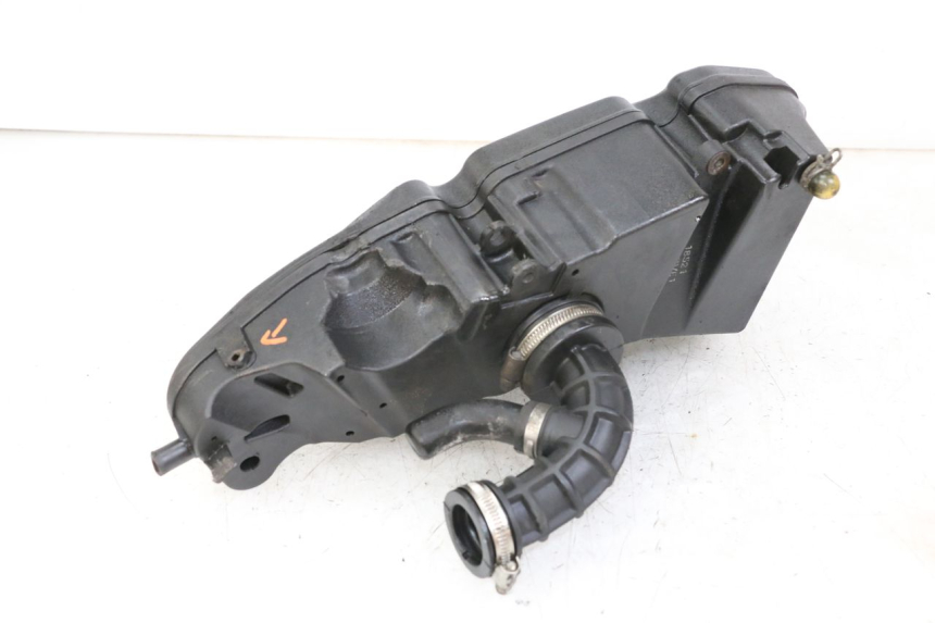 photo de ARIA SCATOLA PIAGGIO LIBERTY IGET 4T 50 (2021 - 2025) - Dettagli dei punti di fissaggio