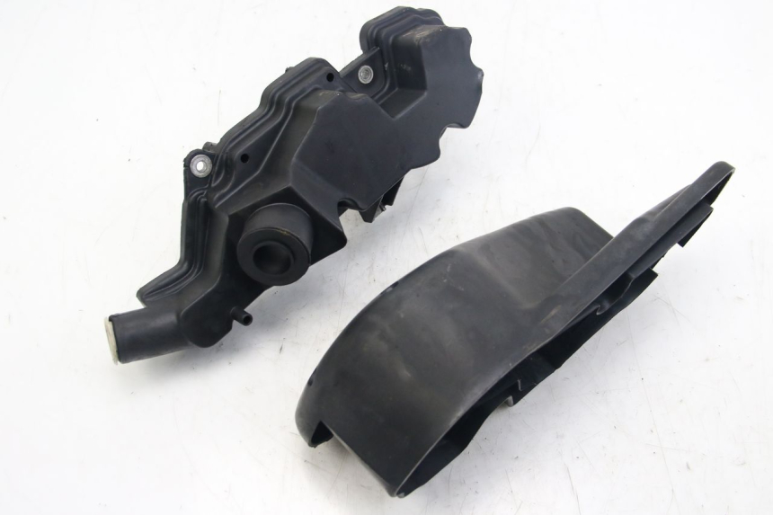 photo de SCATOLA DELL'ARIA APRILIA SCARABEO 4T 50 (2009 - 2017) - Dettagli dei punti di fissaggio