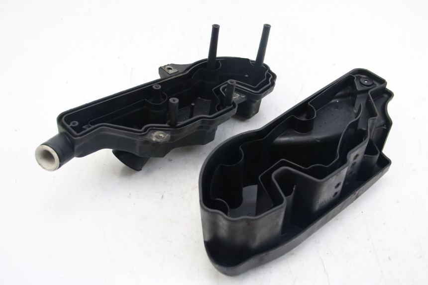 photo de SCATOLA DELL'ARIA APRILIA SCARABEO 4T 50 (2009 - 2017) - Stato della superficie e materiale