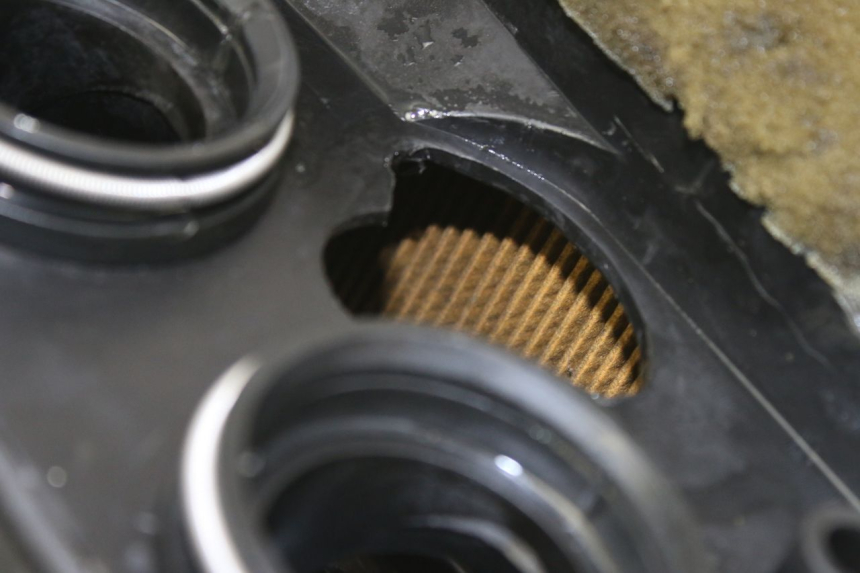 photo de SCATOLA DELL'ARIA TRIUMPH SPRINT ST 955 (1999 - 2001) - Dettagli dei punti di fissaggio