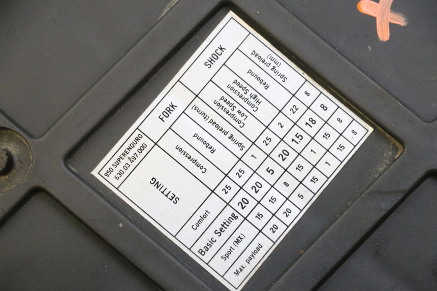 photo de ARIA SCATOLA KTM SUPERENDURO R 950 (2005 - 2009) - Zoom sullo stato d'uso