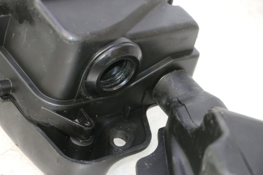 photo de SCATOLA DELL'ARIA PEUGEOT TREKKER 50 (1995 - 2004) - Primo piano tecnico