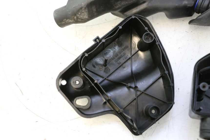 photo de SCATOLA DELL'ARIA PEUGEOT TREKKER 50 (1995 - 2004) - Ricambio usato controllato