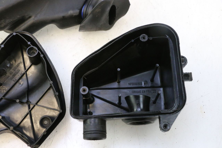 photo de SCATOLA DELL'ARIA PEUGEOT TREKKER 50 (1995 - 2004) - Marcature e riferimenti originali