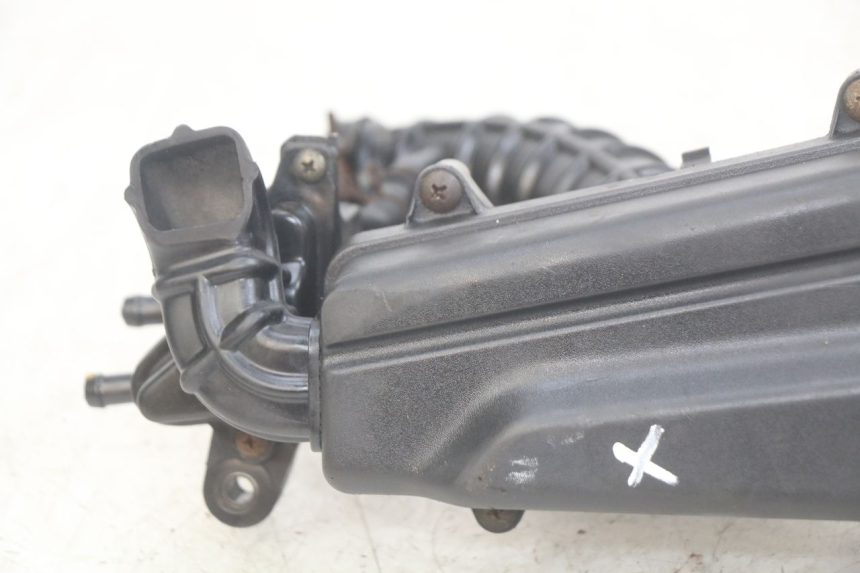 photo de SCATOLA DELL'ARIA PEUGEOT TWEET 4T 50 (2018 - 2022) - Dettagli dei punti di fissaggio