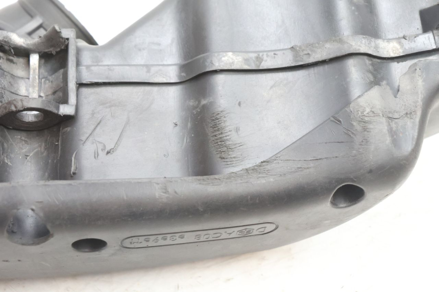 photo de ARIA SCATOLA PIAGGIO VESPA PRIMAVERA 2T 50 (2013 - 2018) - Dettagli dei punti di fissaggio