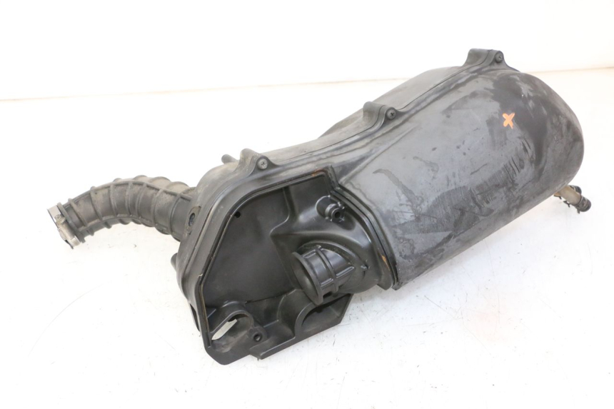 photo de SCATOLA DELL'ARIA YAMAHA X-MAX XMAX 250 (2006 - 2009) - Dettagli dei punti di fissaggio