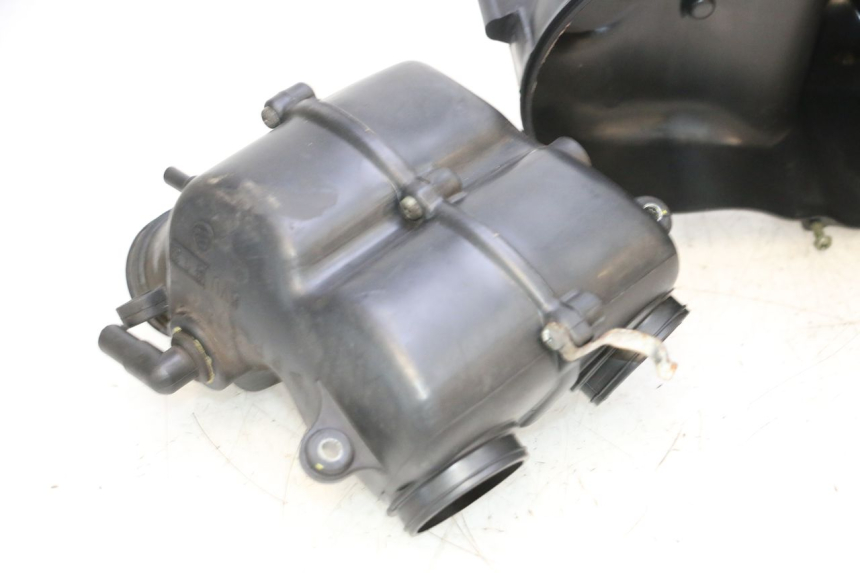 photo de ARIA SCATOLA YAMAHA XP T-MAX ABS 500 (2005 - 2005) - Stato della superficie e materiale