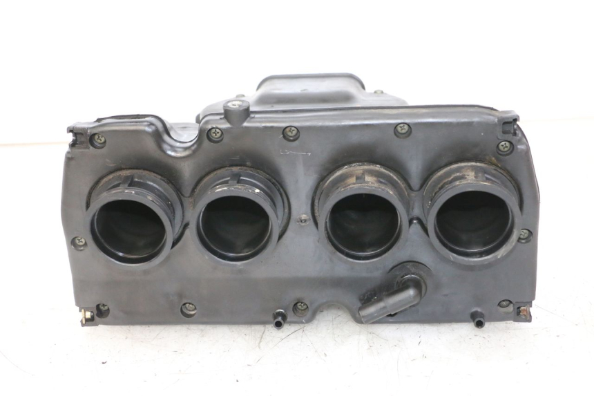 photo de ARIA SCATOLA YAMAHA FZS FAZER 600 (2001 - 2003) - Dettagli dei punti di fissaggio