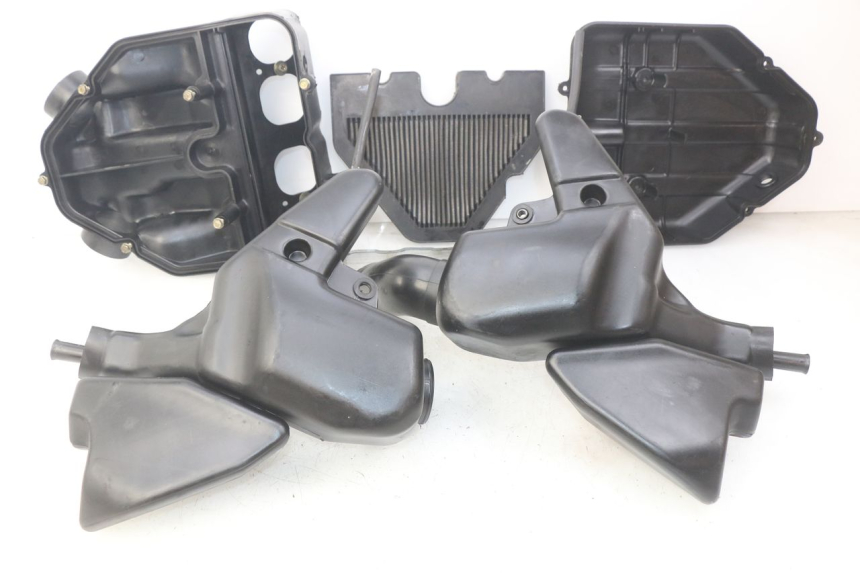 photo de SCATOLA DELL'ARIA KAWASAKI ZZR 600 (1995 - 2004) - Dettagli dei punti di fissaggio