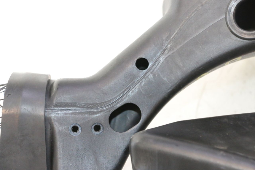 photo de SCATOLA DELL'ARIA KAWASAKI ZZR 600 (1995 - 2004) - Zoom sui componenti