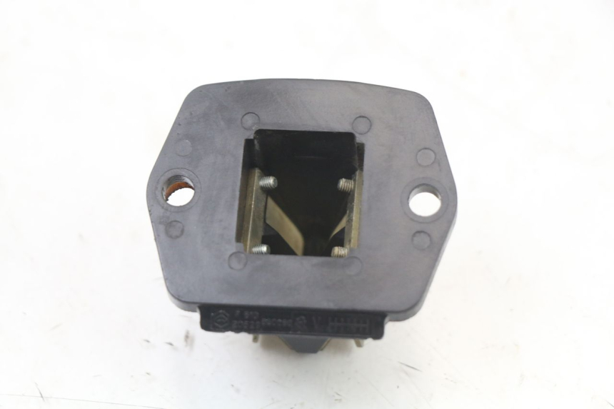 photo de VALVOLA LAMELLARE APRILIA SR MOTARD 50 (2012 - 2018) - Primo piano tecnico