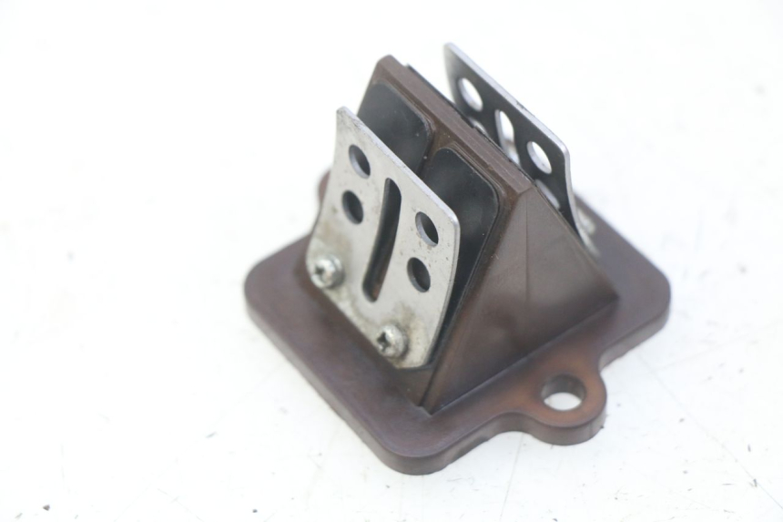 photo de VALVOLA A FARFALLA PEUGEOT KISBEE 2T 50 (2010 - 2017) - Zoom sullo stato d'uso