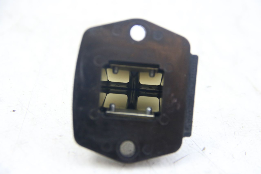 photo de VALVOLA A FARFALLA PIAGGIO VESPA S 2T 50 (2007 - 2014) - Altra angolazione