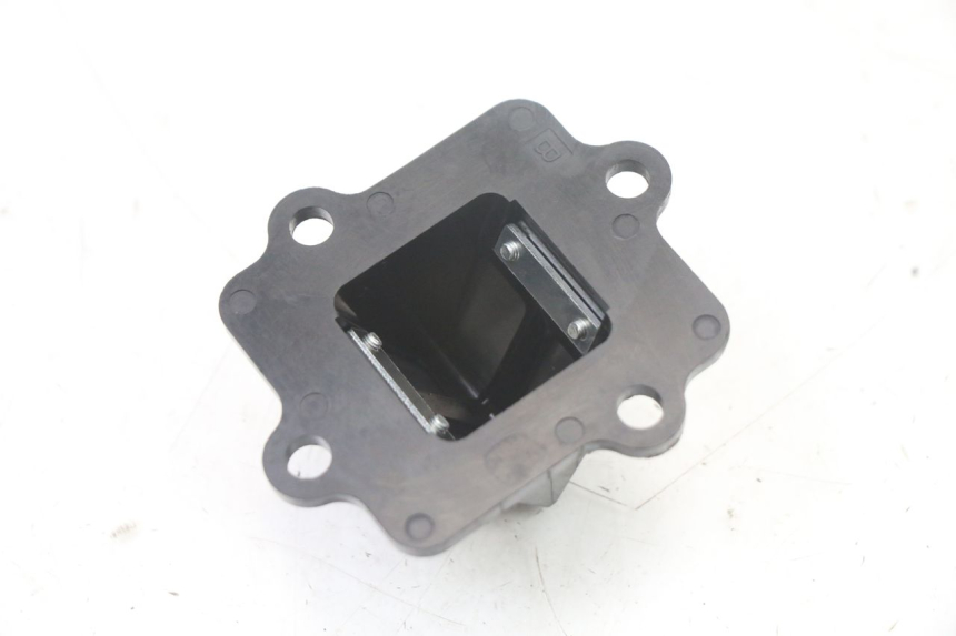 photo de VALVOLA LAMELLARE YAMAHA AEROX 50 (1997 - 2006) - Altra angolazione