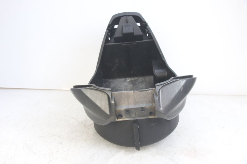 photo de SCATOLA PORTAOGGETTI GILERA DNA 50 (2000 - 2007) - Zoom sullo stato d'uso