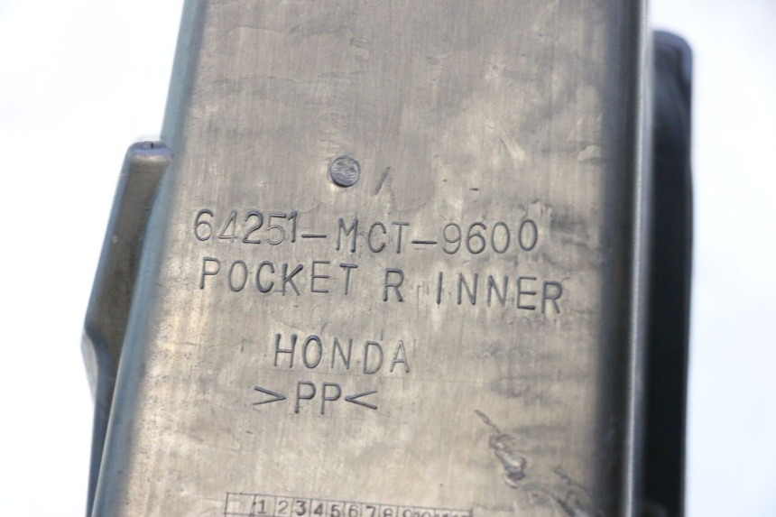 photo de PORTAOGGETTI HONDA FJS SILVER WING SILVERWING 400 (2005 - 2008) - Primo piano tecnico