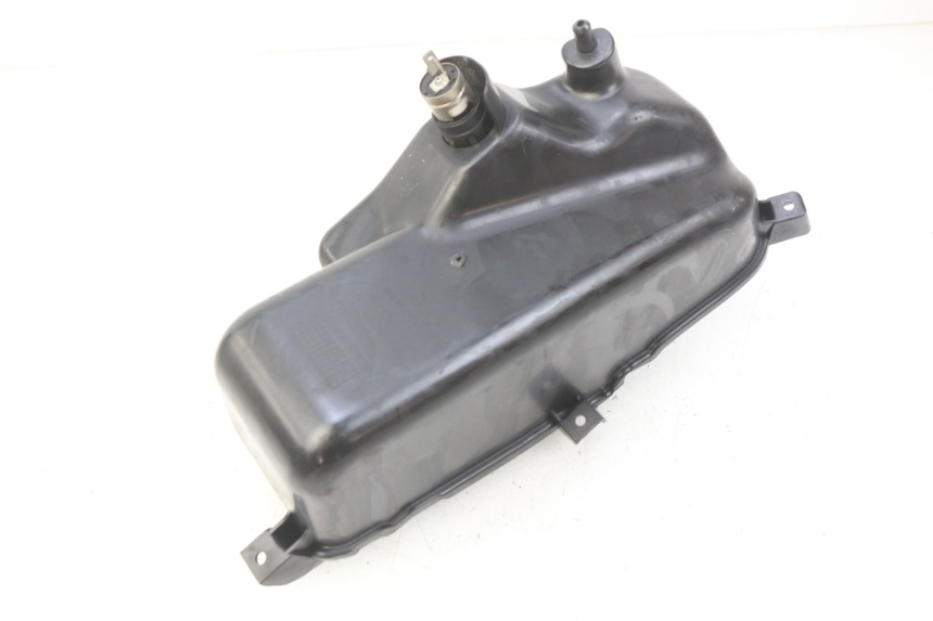 photo de SCATOLA PORTAOGGETTI HONDA FORZA 125 (2015 - 2016) - Zoom sullo stato d'uso