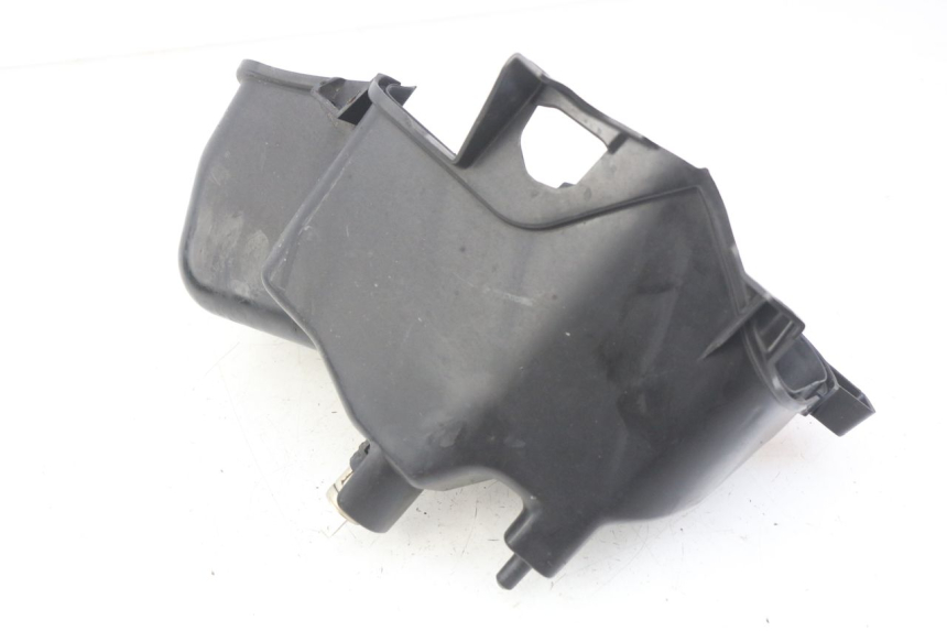 photo de SCATOLA PORTAOGGETTI HONDA FORZA 125 (2015 - 2016) - Primo piano tecnico