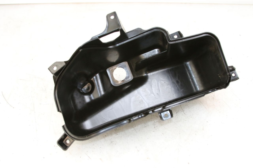 photo de SCATOLA PORTAOGGETTI HONDA FORZA 125 (2015 - 2016) - Dettaglio del componente