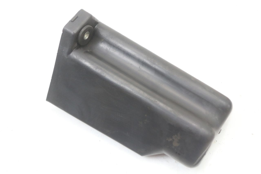 photo de Scatola dei guanti SUZUKI GN 125 (1997 - 2000) - Zoom sullo stato d'uso