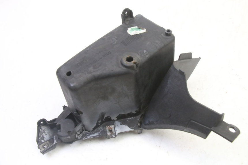 photo de PORTAOGGETTI HONDA NTV DEAUVILLE 650 (2001 - 2006) - Dettagli dei punti di fissaggio