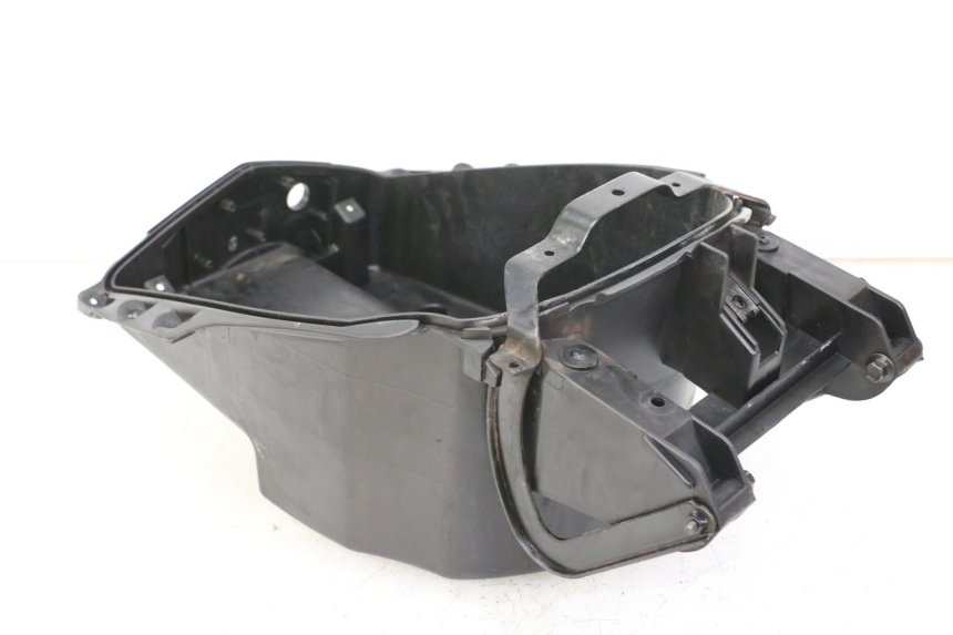 photo de PORTAOGGETTI PEUGEOT VIVACITY 125 (2010 - 2017) - Primo piano tecnico