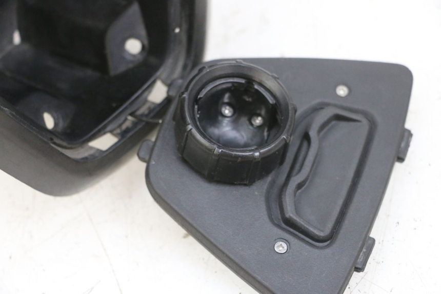 photo de PORTAOGGETTI PEUGEOT SPEEDFIGHT 4 4T EFI 50 (2021 - 2025) - Zoom sullo stato d'uso