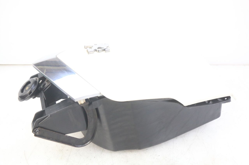 photo de SCATOLA PORTAOGGETTI PEUGEOT VIVACITY NEW 4T 50 (2008 - 2017) - Stato della superficie e materiale