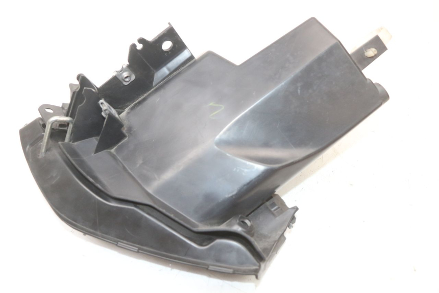 photo de SCATOLA PORTAOGGETTI YAMAHA XMAX X-MAX ABS 125 (2017 - 2020) - Zoom sullo stato d'uso